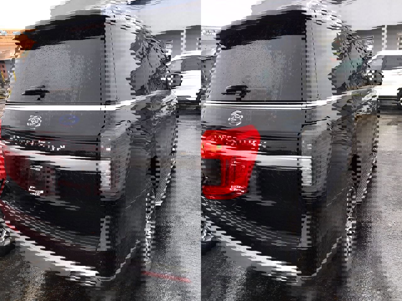 Used 2023 Ford Expedition XLT image 5