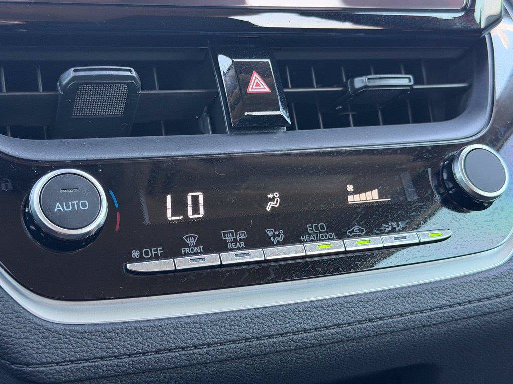 Used 2026 Toyota Corolla Cross LE FWD image 24