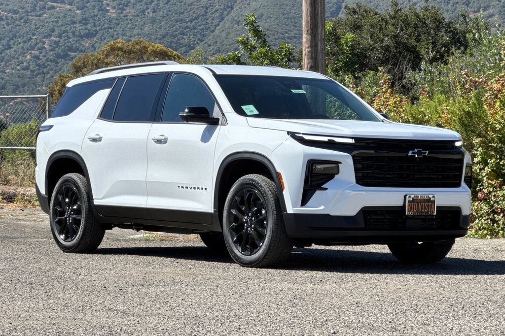 New 2026 Chevrolet Traverse LT w/ Midnight/Sport Edition FWD image 2