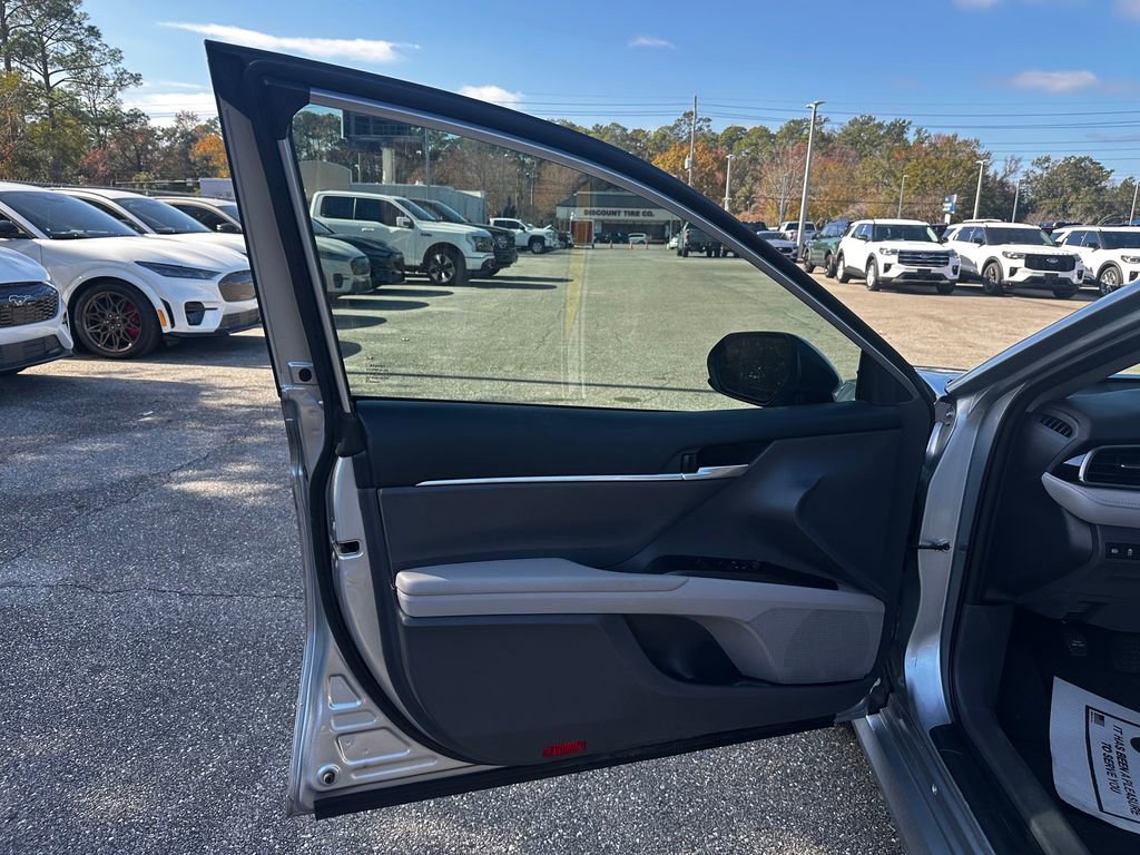 Used 2024 Toyota Camry LE image 21