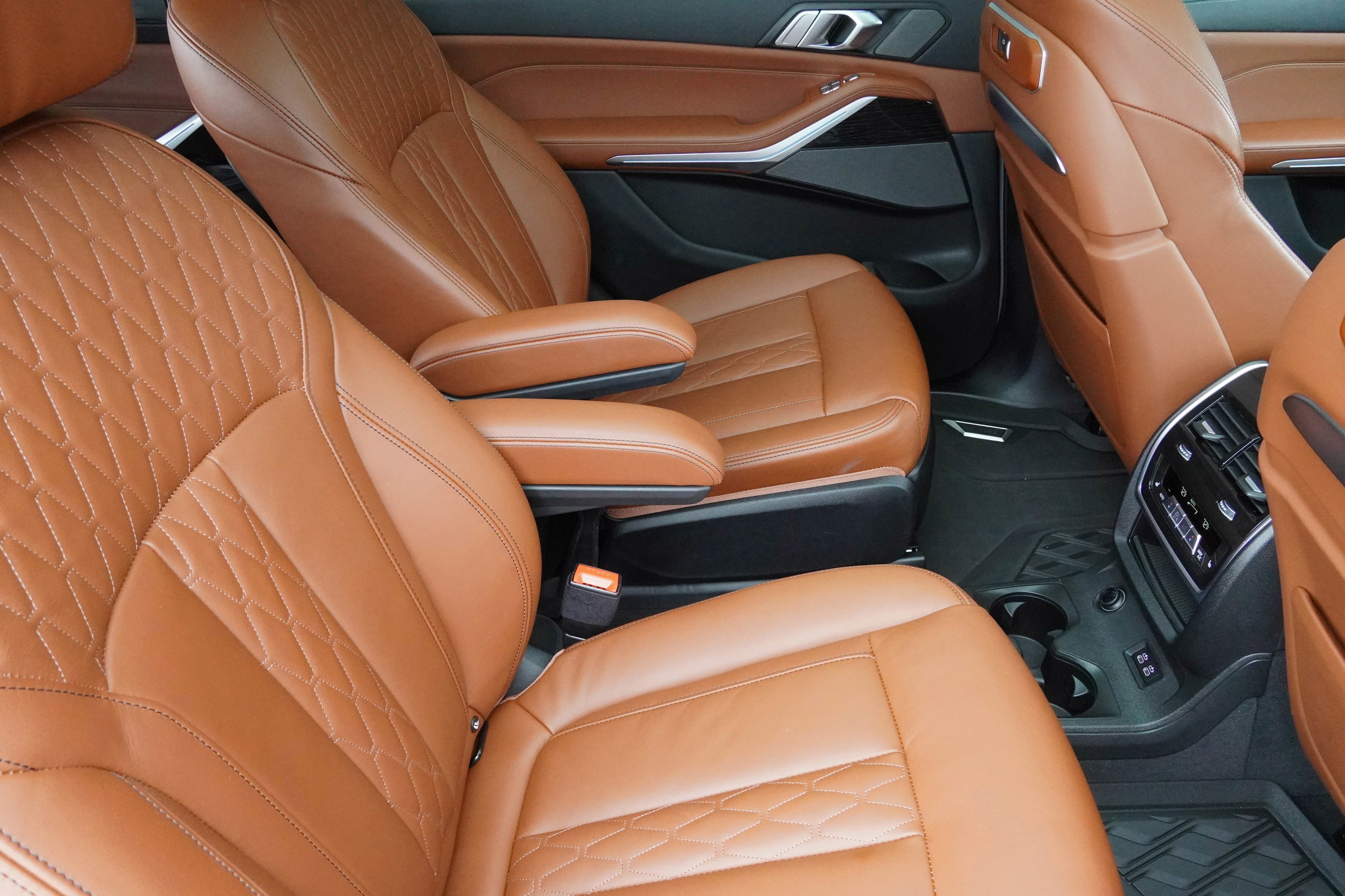 Certified 2024 BMW X7 M60i w/ Executive Package image 37