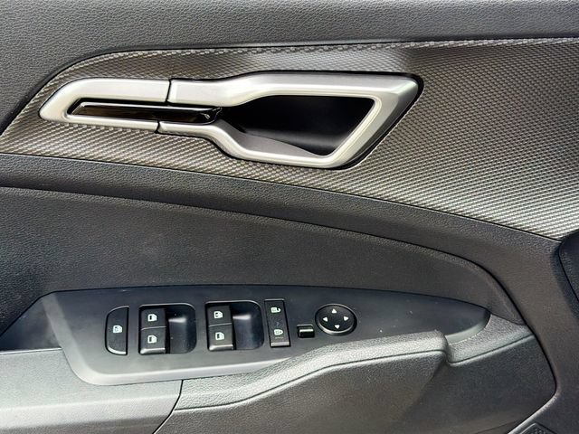 Used 2025 Kia Sportage LX FWD image 17