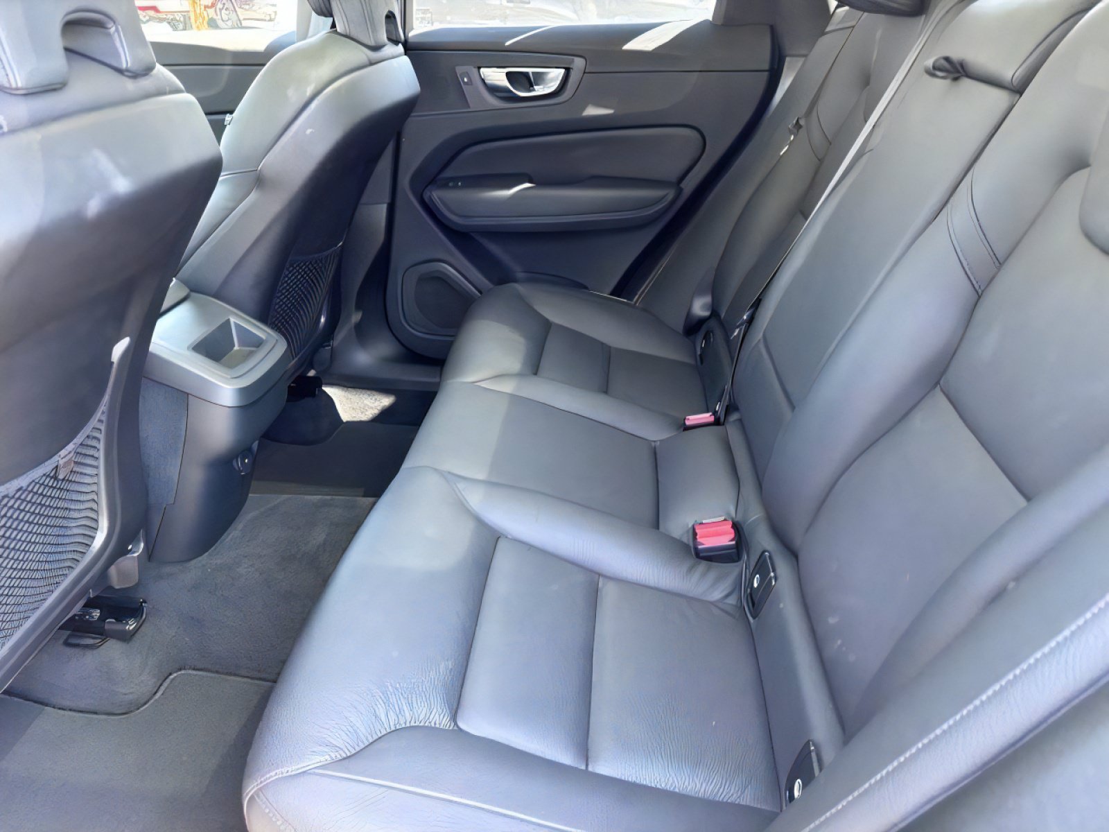 Used 2025 Volvo XC60 B5 Plus AWD/4WD image 13