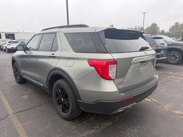 Used 2020 Ford Explorer XLT w/ Equipment Group 202A AWD/4WD image 11
