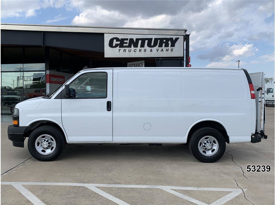 Used 2021 Chevrolet Express 3500 w/ Driver Convenience Package RWD image 4