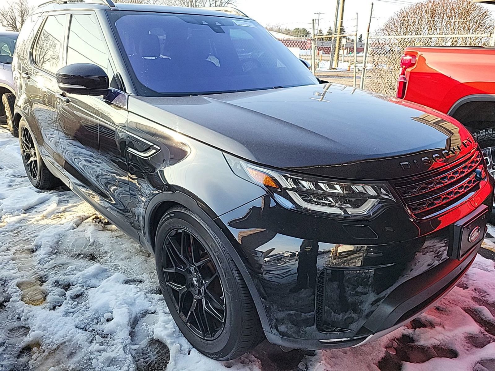 Used 2017 Land Rover Discovery HSE image 5