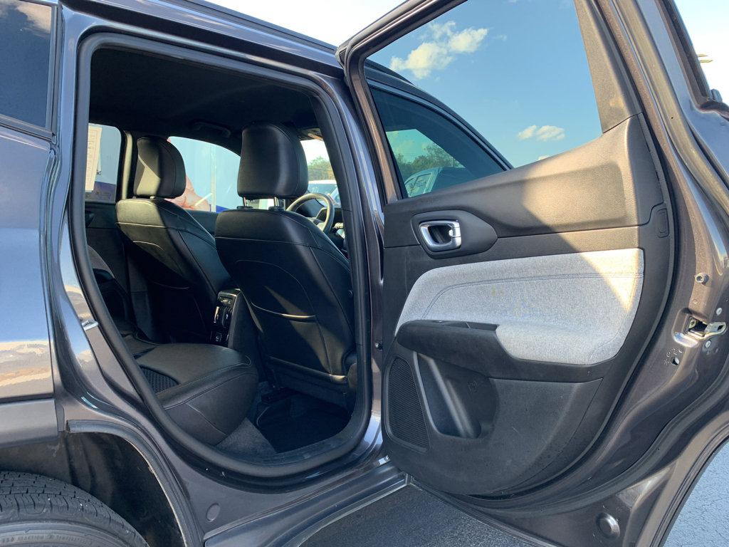 Used 2024 Jeep Compass Latitude image 25