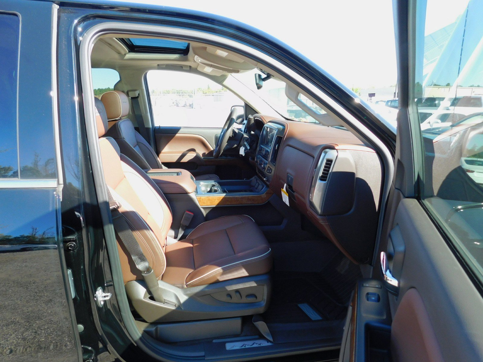 Used 2018 Chevrolet Silverado 1500 High Country image 49