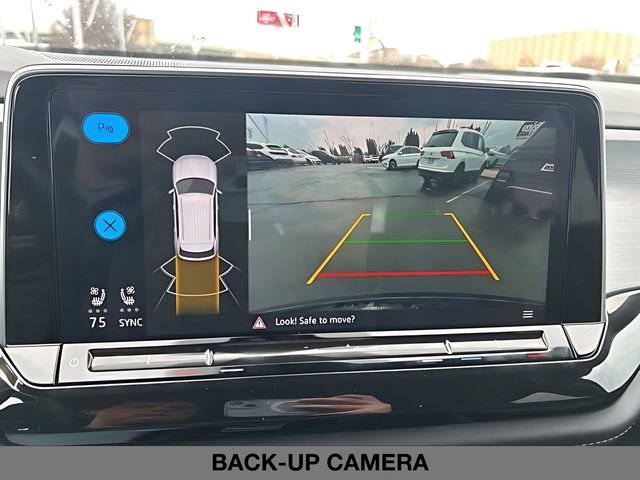 Used 2025 Volkswagen Atlas Cross Sport SE image 30