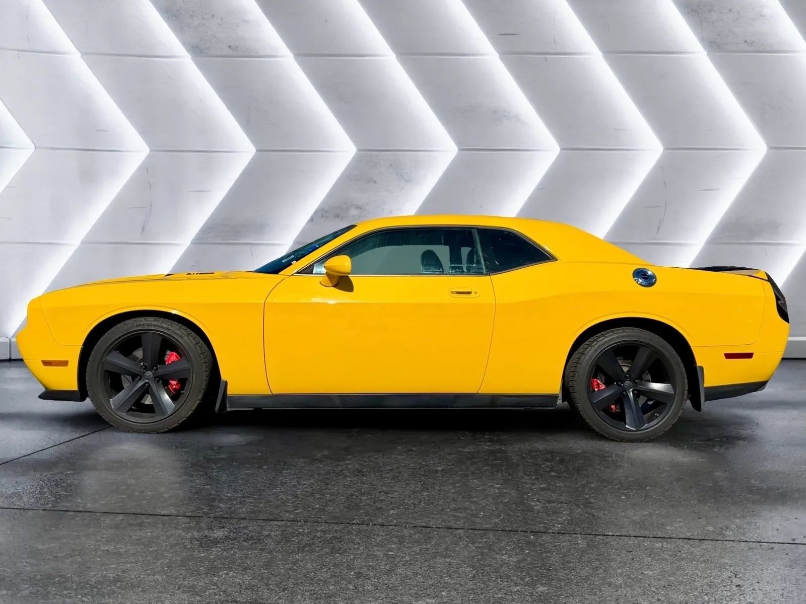 Used 2010 Dodge Challenger SRT8 w/ Special Edition Group image 5