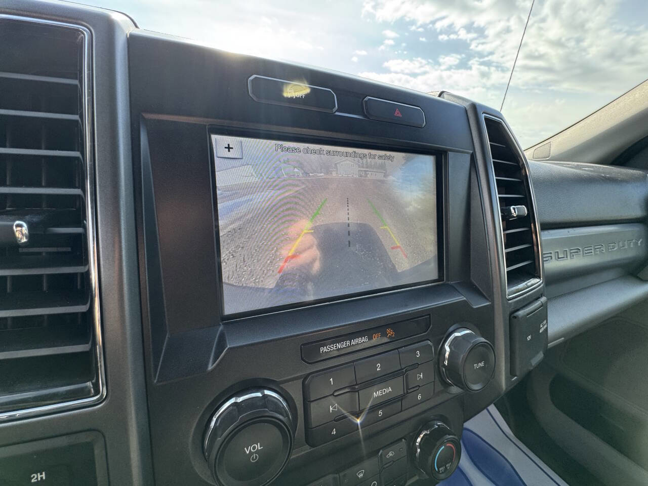 Used 2019 Ford F250 XLT w/ Camper Package image 42