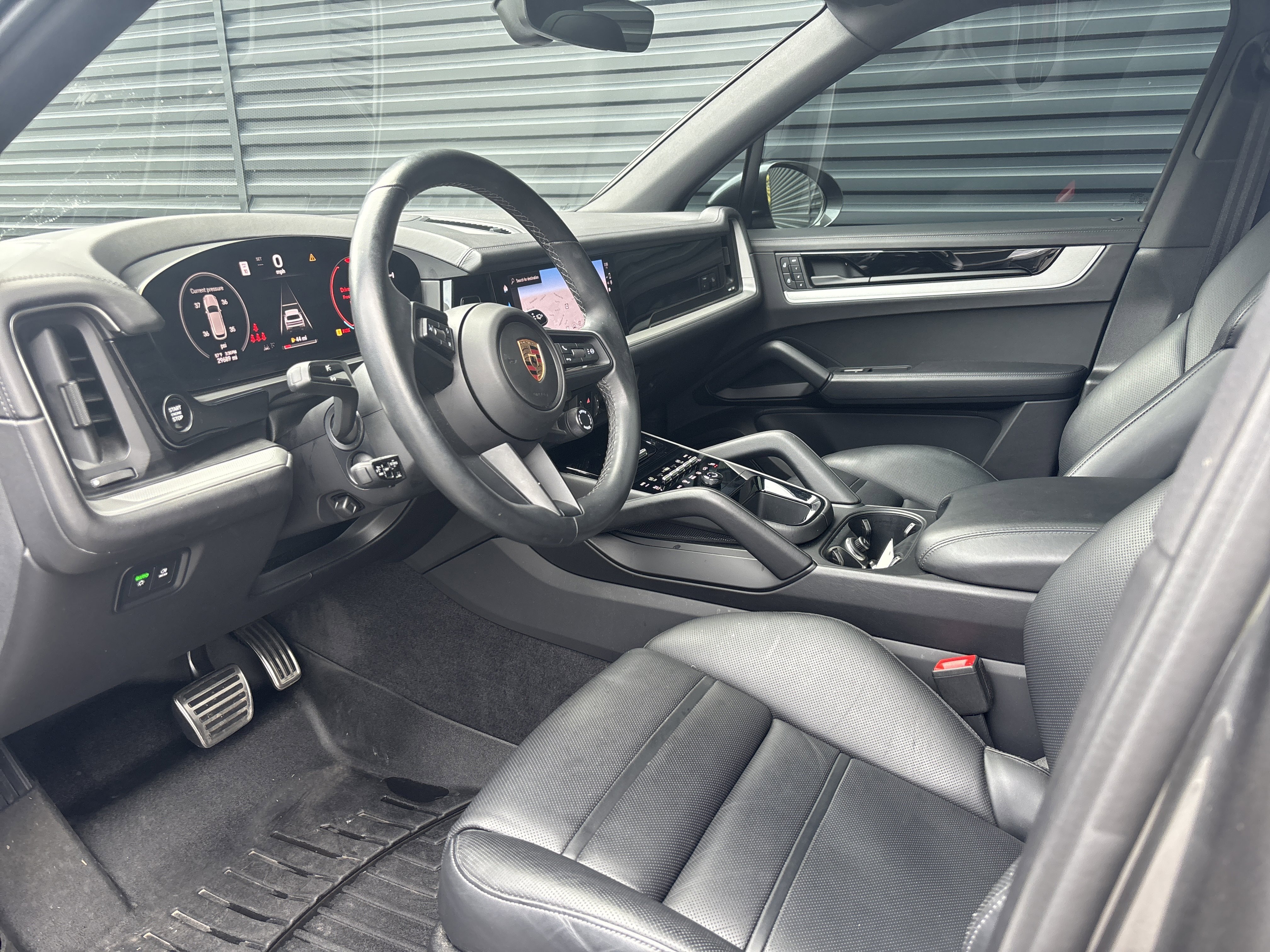 Certified 2024 Porsche Cayenne S image 9