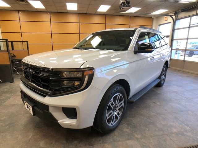 New 2026 Ford Expedition Active AWD/4WD image 3