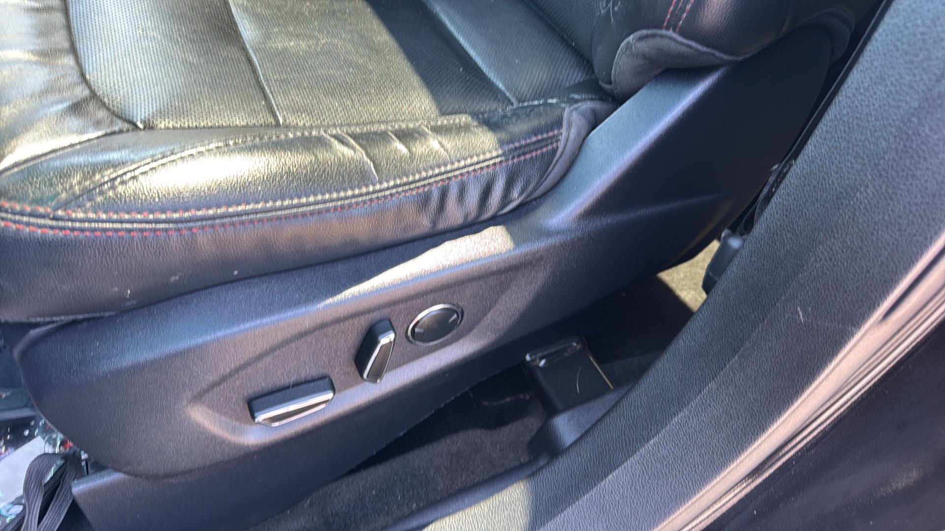 Used 2016 Ford Explorer Sport w/ Equipment Group 401A AWD/4WD image 20