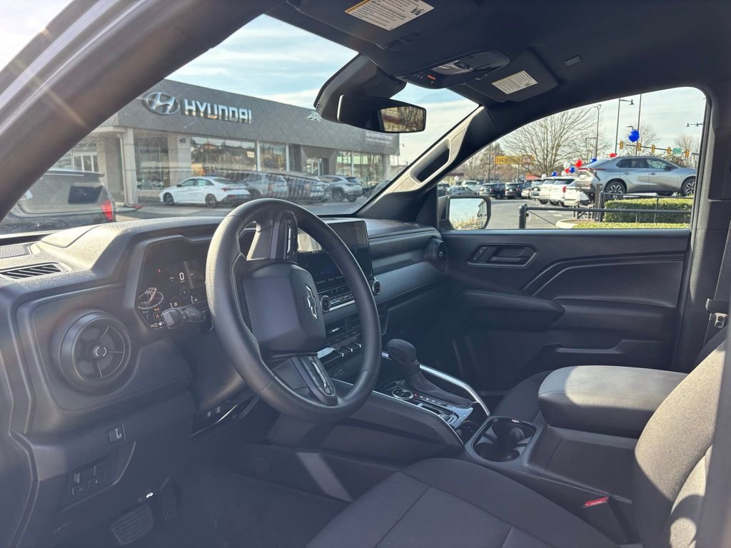 Used 2024 Chevrolet Colorado Trail Boss w/ Technology Package image 8