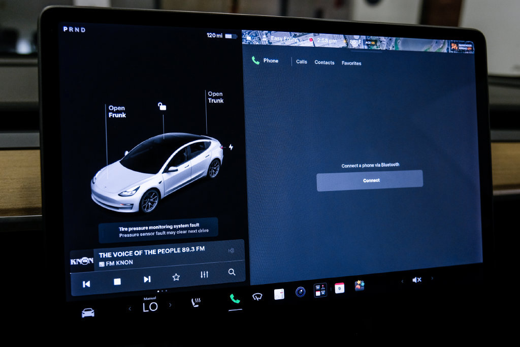 Used 2021 Tesla Model 3 Standard Range Plus RWD image 29