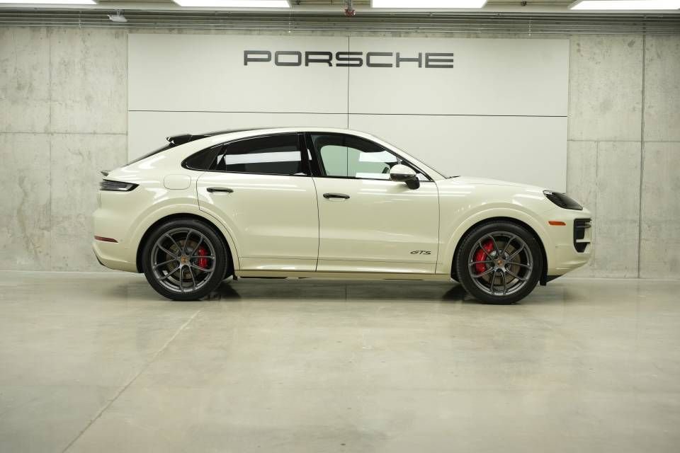 New 2026 Porsche Cayenne GTS image 8
