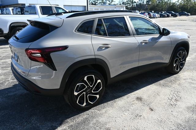 New 2026 Chevrolet Trax RS w/ Sunroof Package image 5