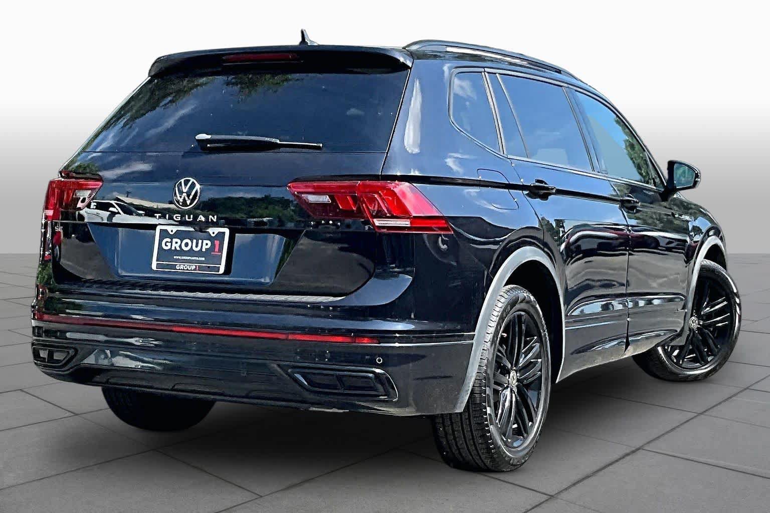 Used 2022 Volkswagen Tiguan SE R-Line FWD image 13
