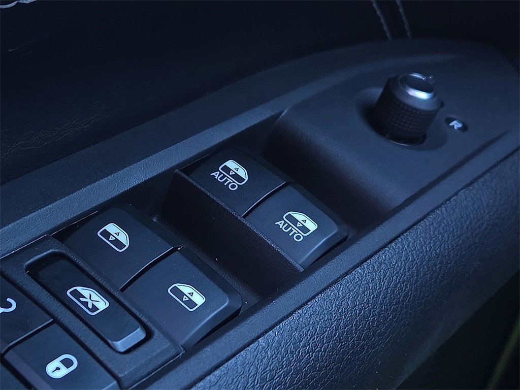 Used 2024 Jeep Compass Limited w/ High Altitude Package image 16