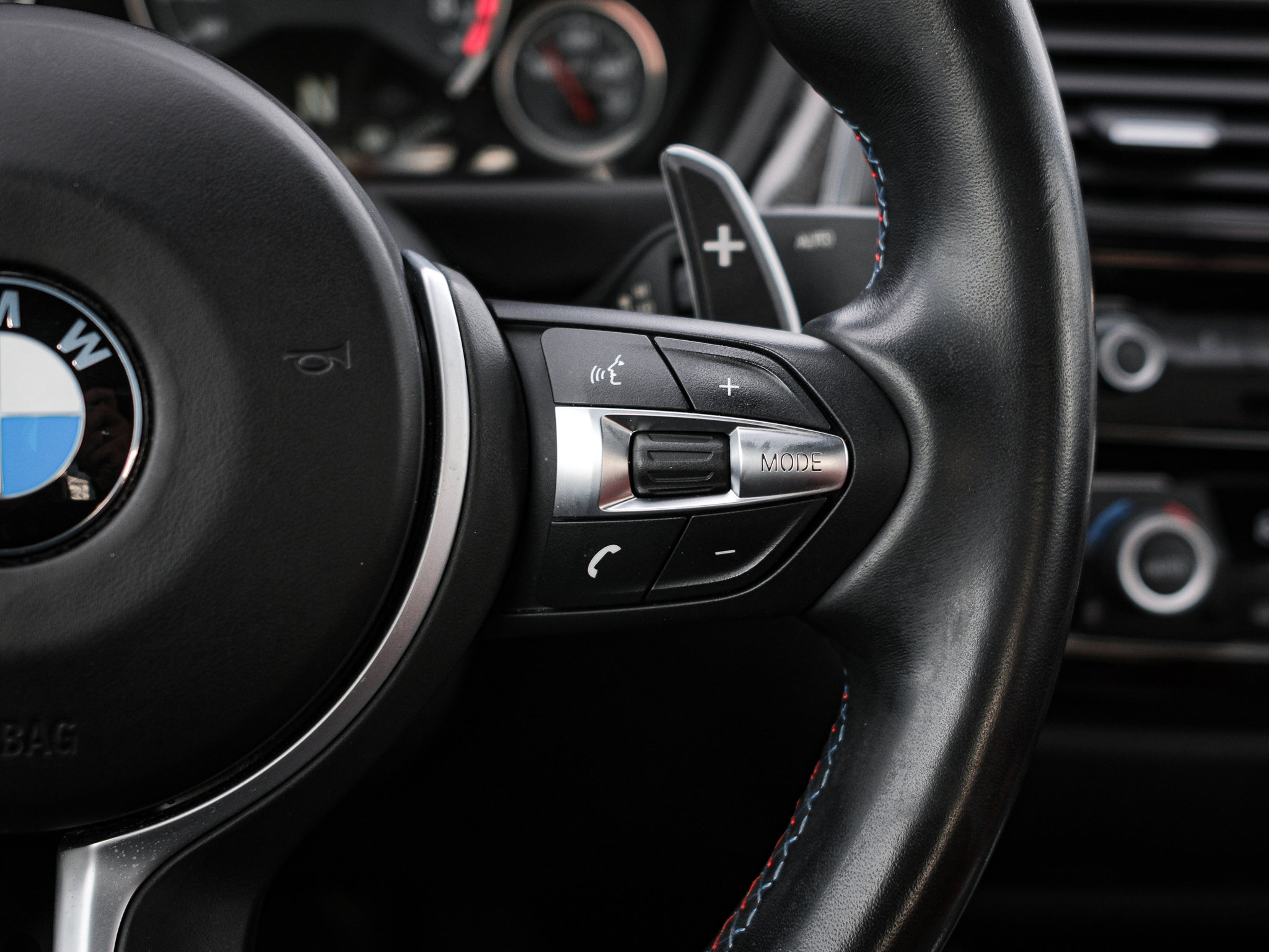 Used 2018 BMW M4 Convertible image 19