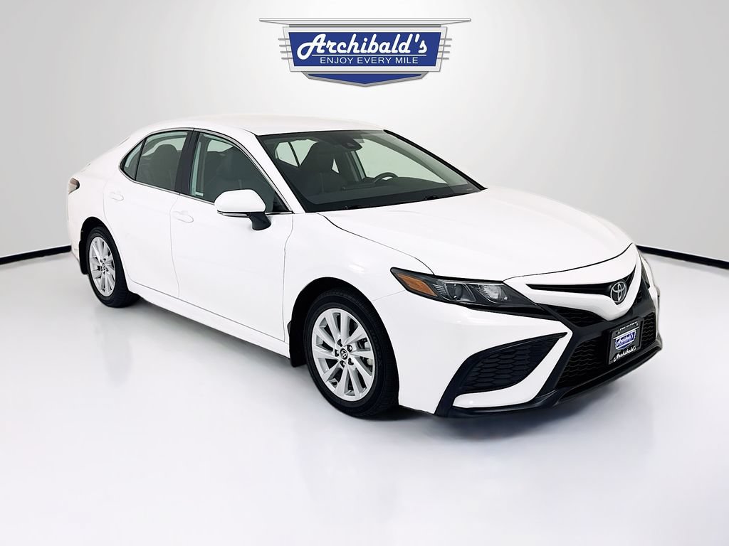 Used 2024 Toyota Camry SE FWD image 1
