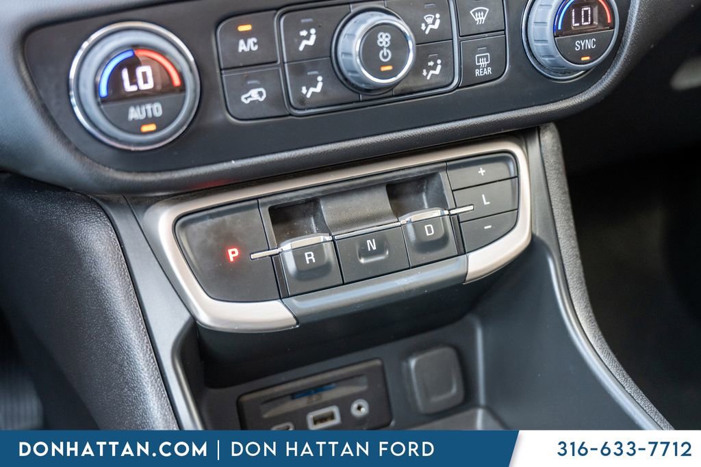 Used 2024 GMC Terrain Denali AWD/4WD image 12
