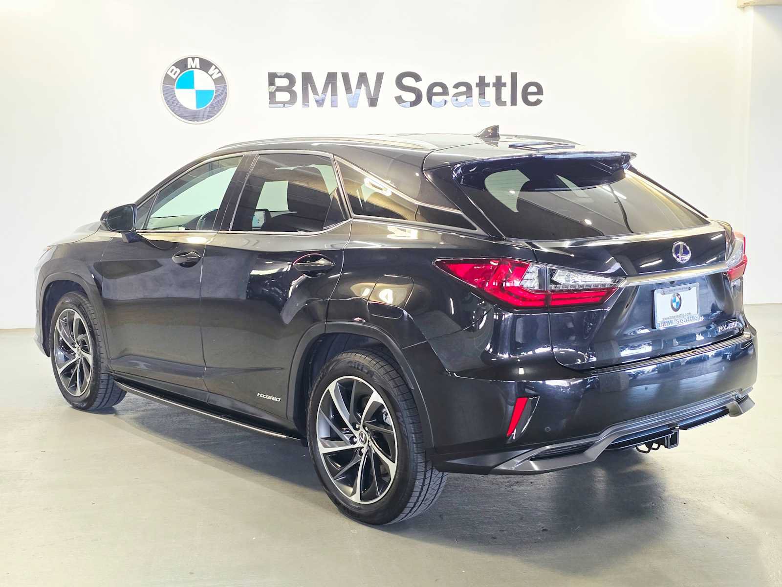 Used 2018 Lexus RX 450h AWD w/ Luxury Package image 4