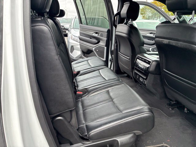 Used 2024 Jeep Wagoneer L Series III w/ Flexible Seating Group AWD/4WD image 28