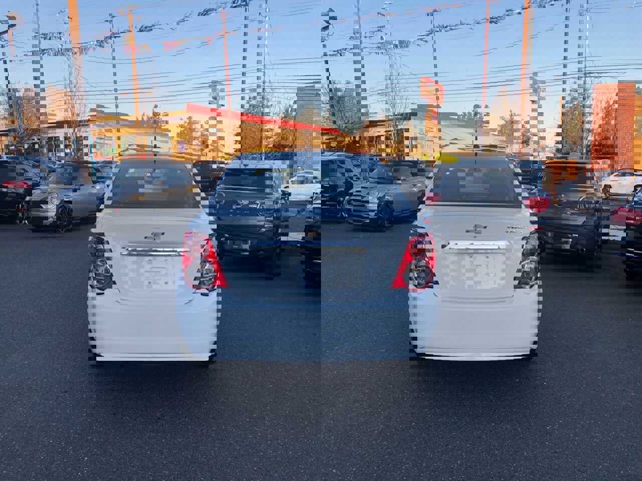 Used 2014 Chevrolet Sonic LT image 5