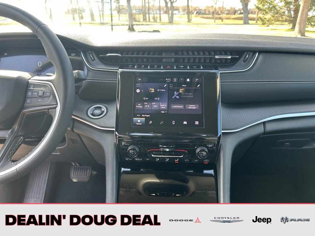 Used 2023 Jeep Grand Cherokee L Laredo image 19