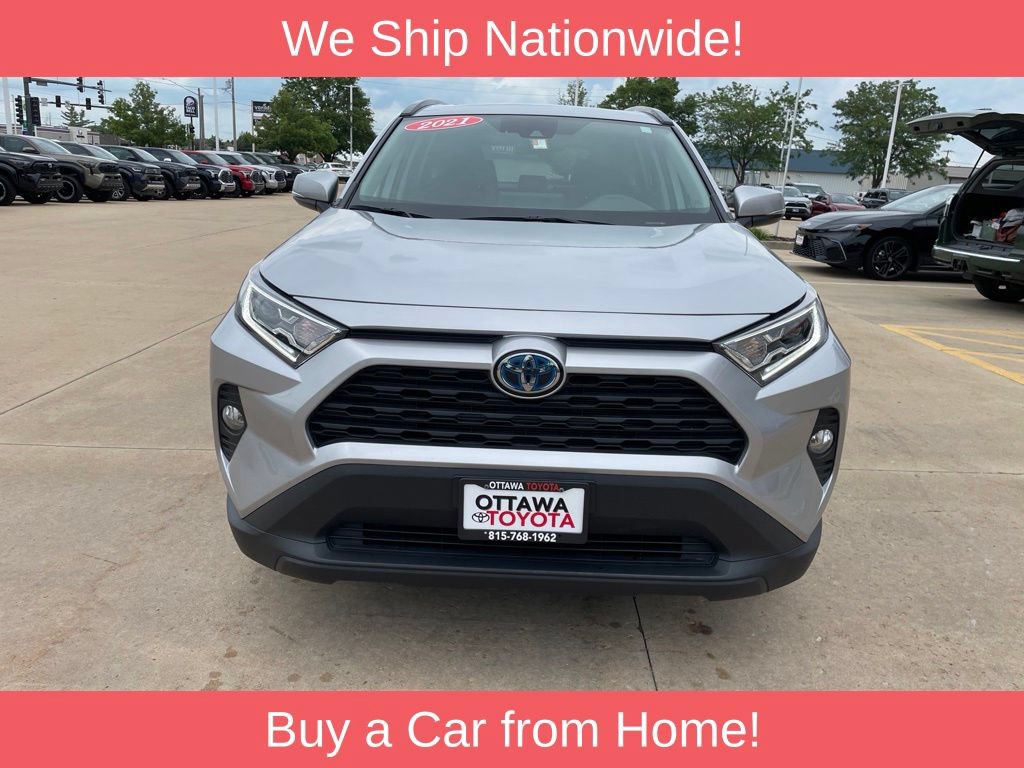Used 2021 Toyota RAV4 XLE w/ Convenience Package AWD/4WD image 4