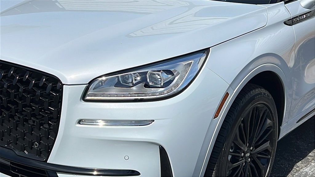 Used 2025 Lincoln Corsair Reserve w/ Jet Appearance Package image 3