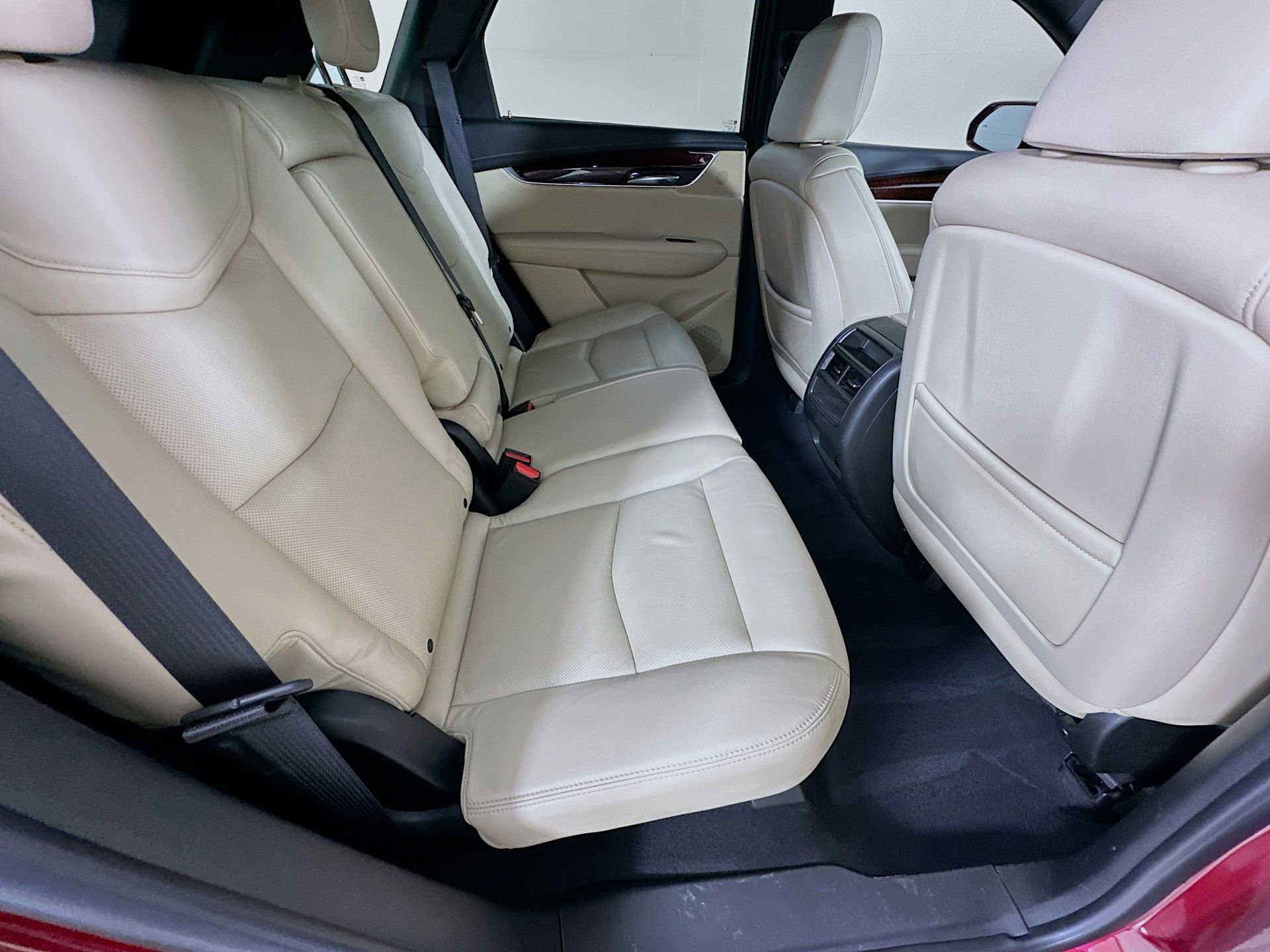 Used 2017 Cadillac XT5 Luxury w/ Driver Awareness Package FWD image 29