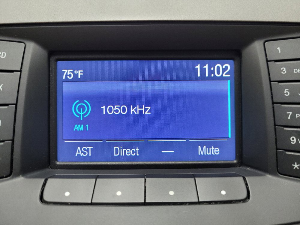 Used 2017 Ford Taurus SE FWD image 25