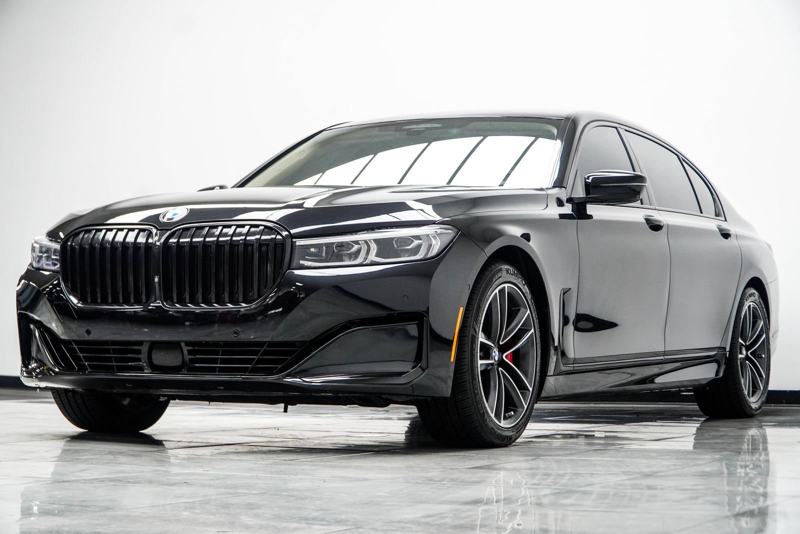 Used 2022 BMW 750i xDrive w/ Luxury Rear Seating Package AWD/4WD image 9