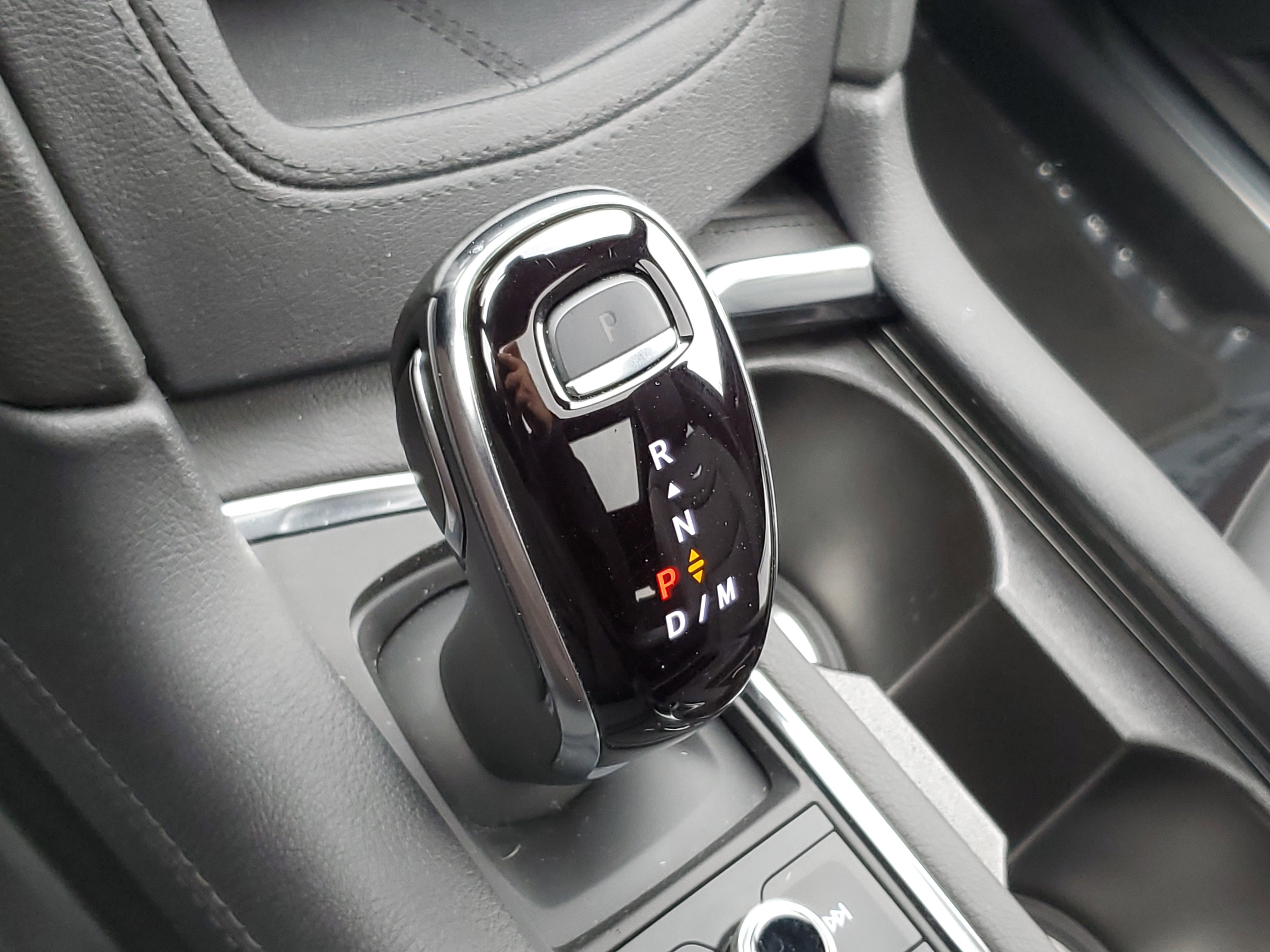 Used 2025 Cadillac XT5 Premium Luxury image 28