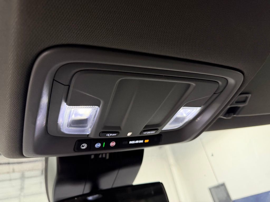Used 2024 Chevrolet Silverado 1500 LT image 18