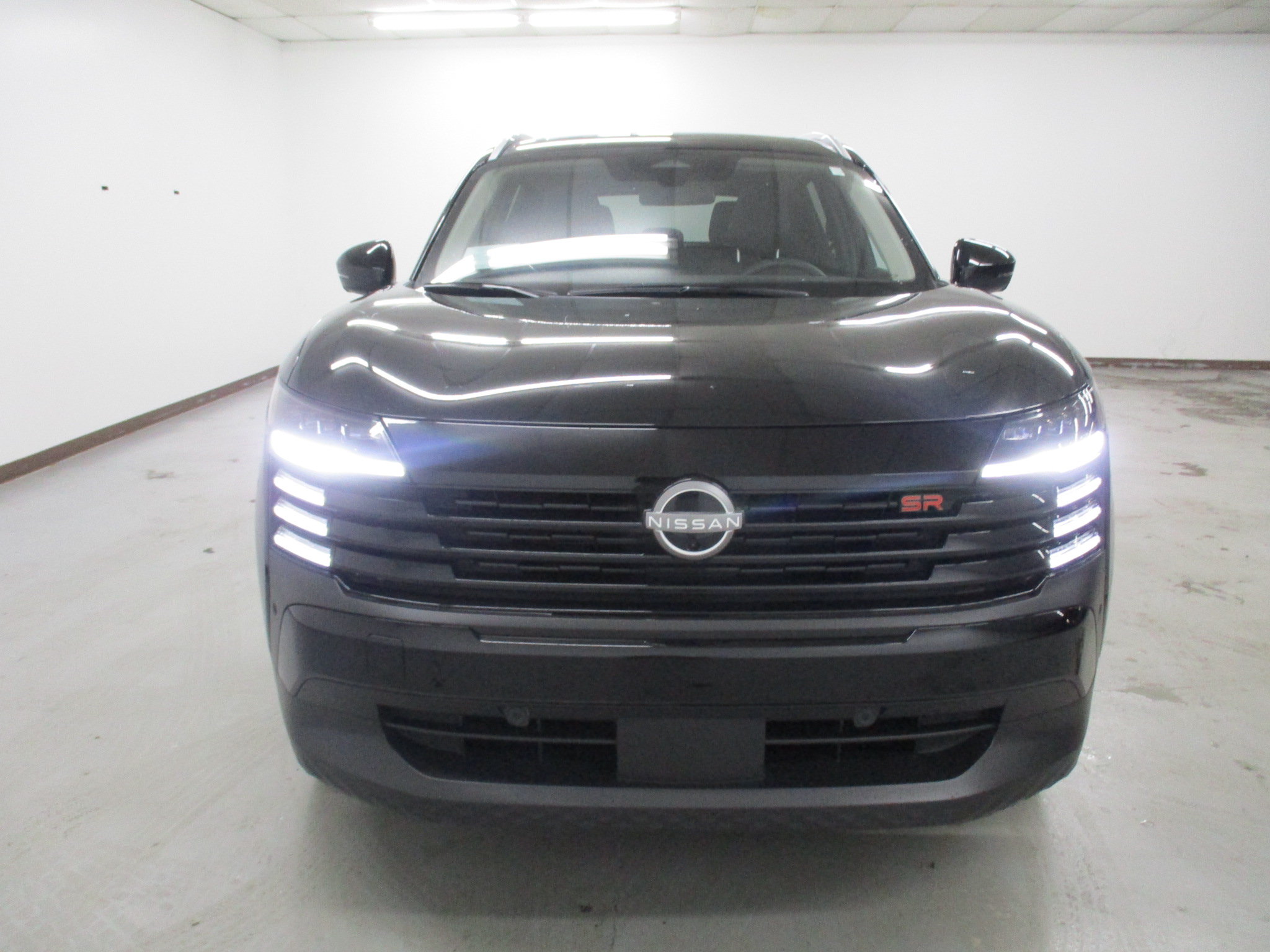 New 2026 Nissan Kicks SR w/ SR Premium Package AWD/4WD image 2