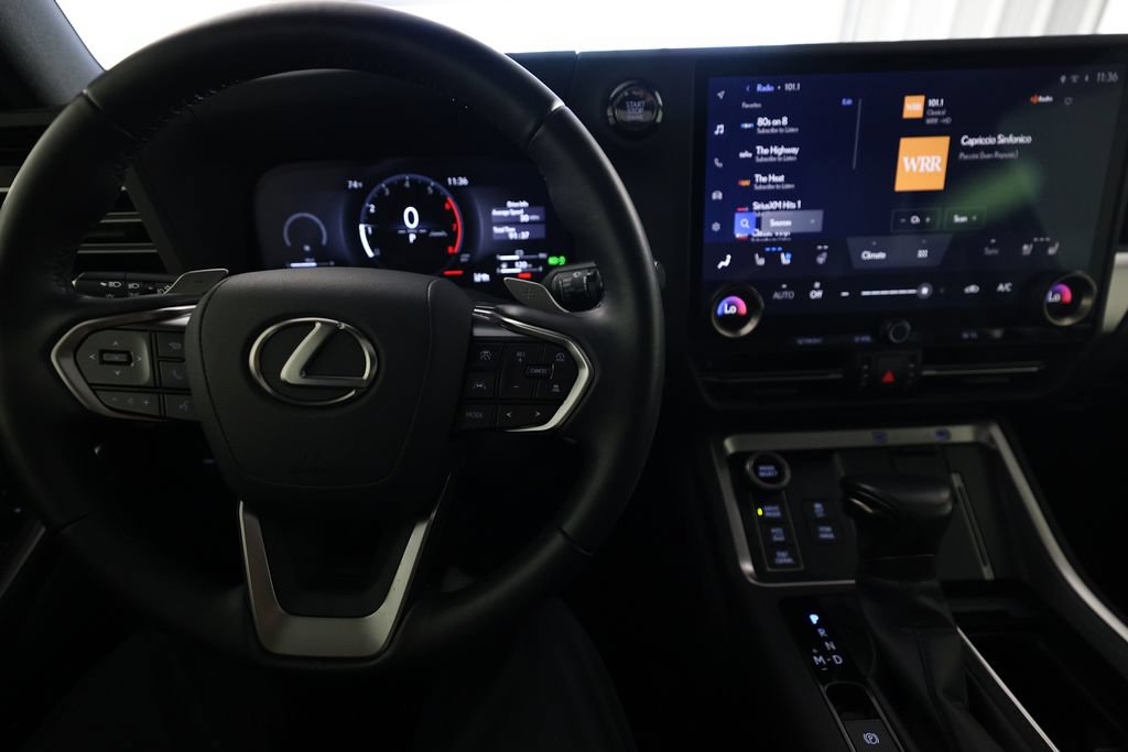 Used 2025 Lexus GX 550 AWD/4WD image 17