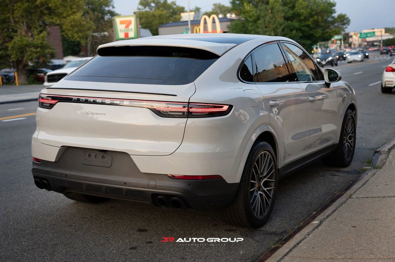 Used 2021 Porsche Cayenne Coupe image 6