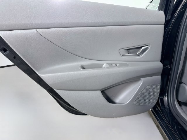 Used 2021 Hyundai Elantra SEL w/ Convenience Package FWD image 25
