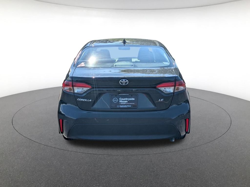 Used 2025 Toyota Corolla LE FWD image 6
