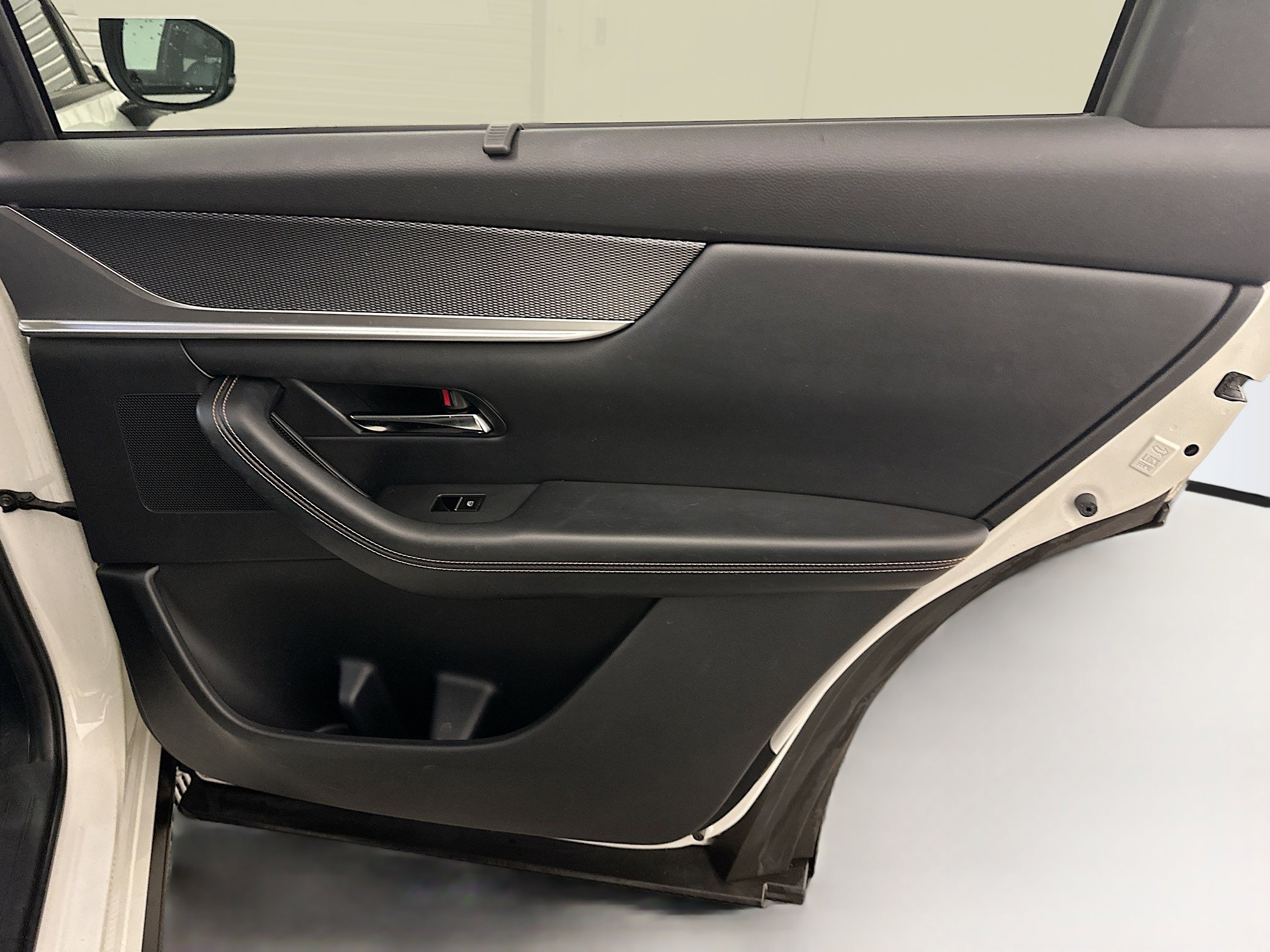 Used 2024 MAZDA CX-90 Plug-In Hybrid w/ Preferred image 34