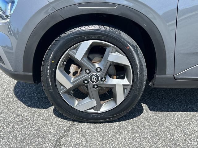Certified 2024 Hyundai Venue SEL FWD image 8