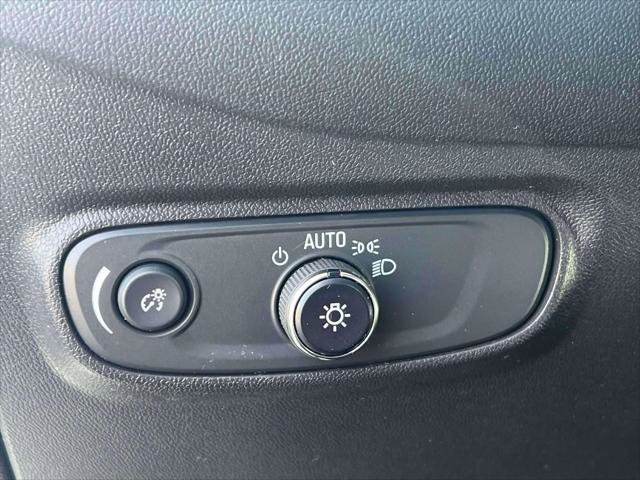 Used 2023 Chevrolet Equinox LS image 19