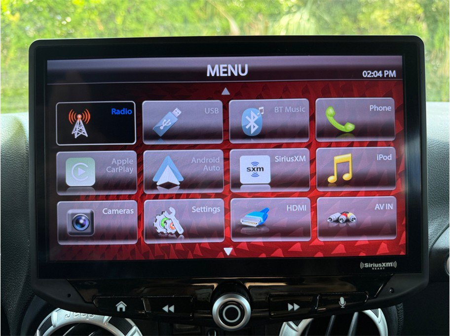 Used 2015 Jeep Wrangler Unlimited Rubicon w/ Connectivity Group AWD/4WD image 30