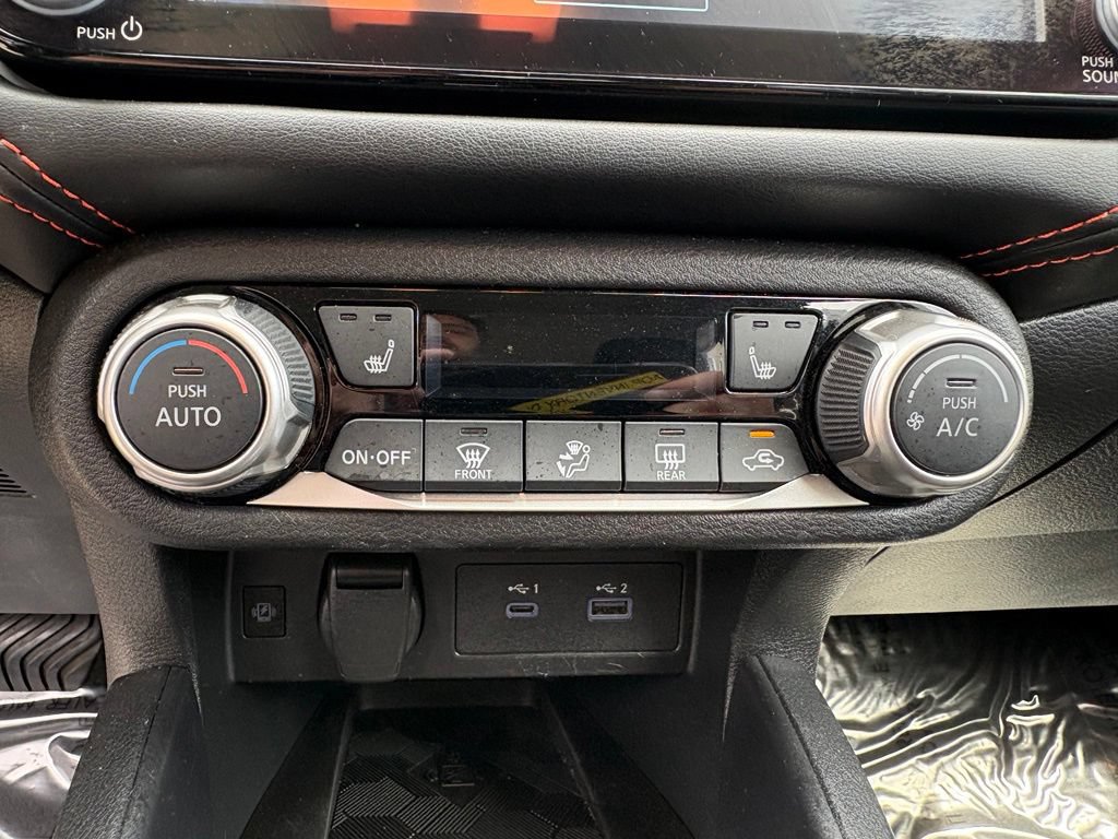 Used 2024 Nissan Versa SR FWD image 20