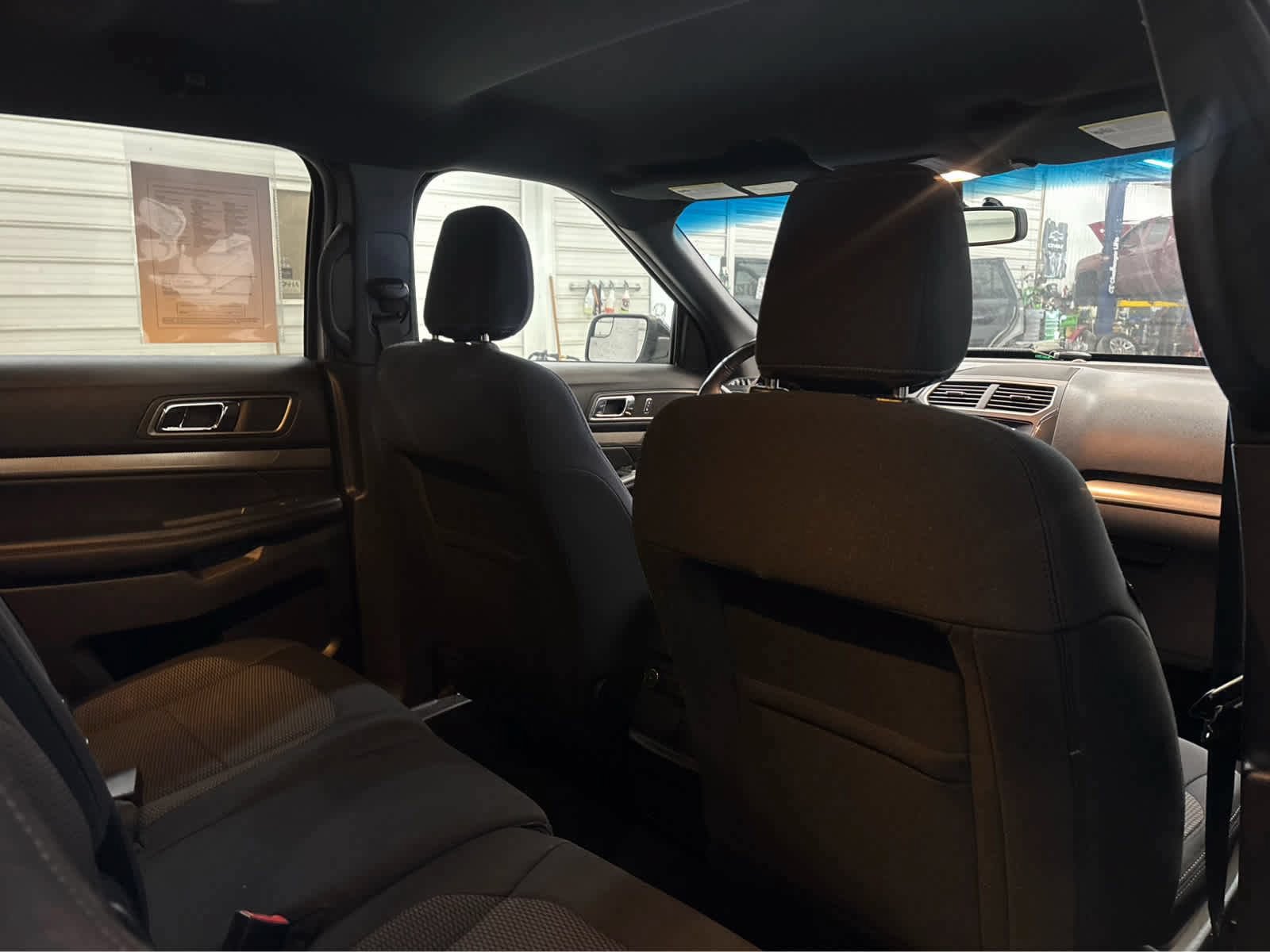 Used 2018 Ford Explorer XLT w/ Equipment Group 201A AWD/4WD image 30