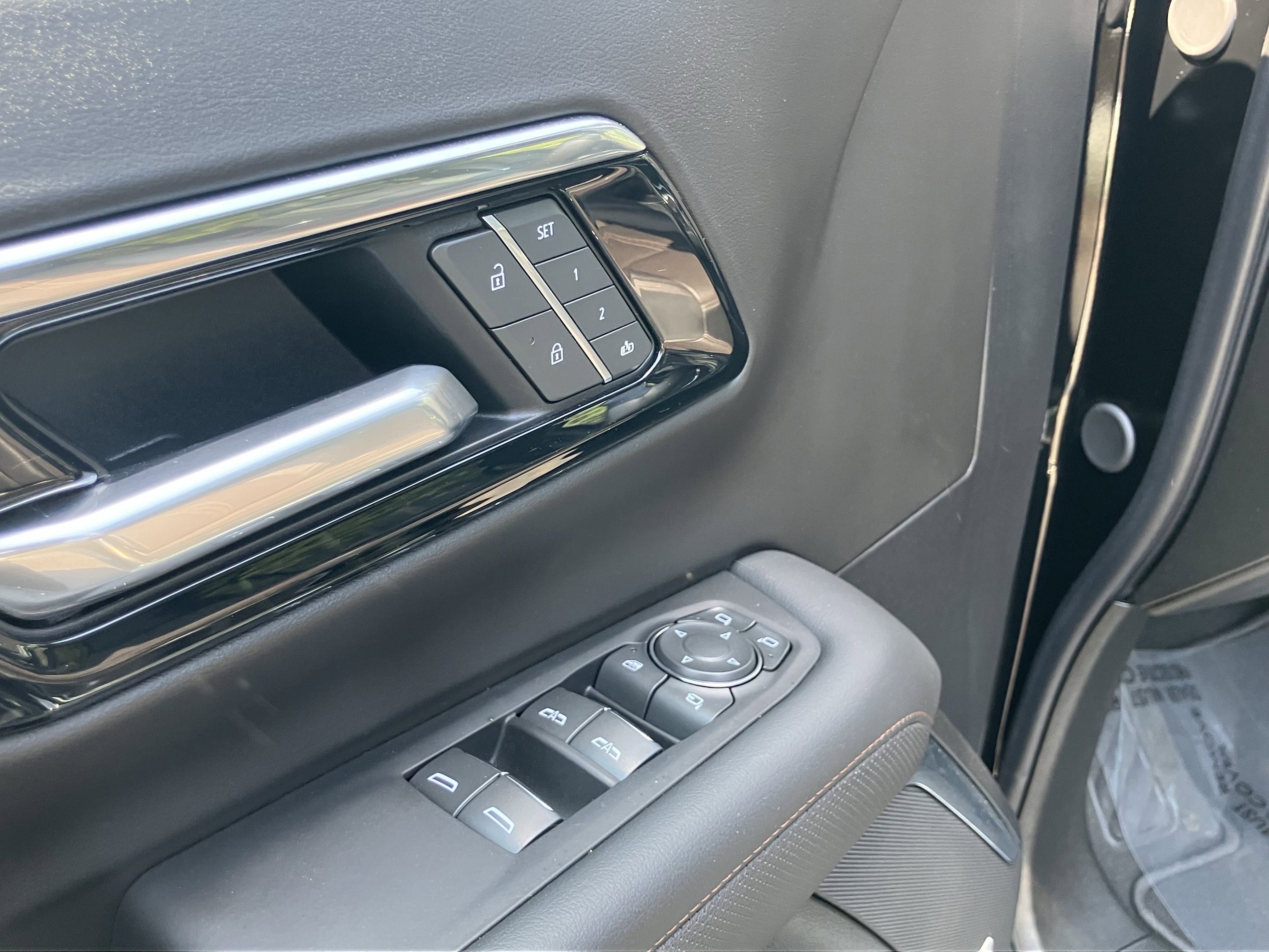 Used 2025 Chevrolet Suburban High Country w/ Sun And Tow Package image 15